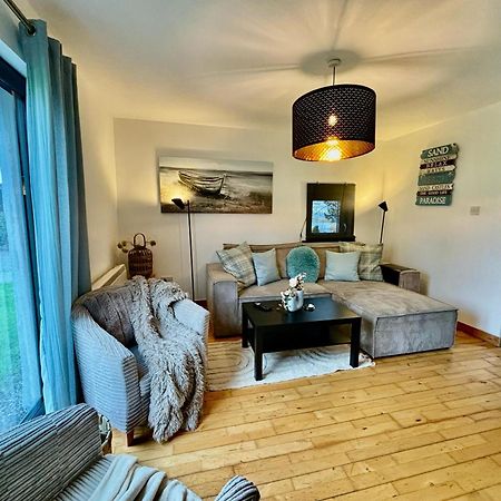 Sea Whispers - My Charming Costal Retreat In Йол Екстер'єр фото