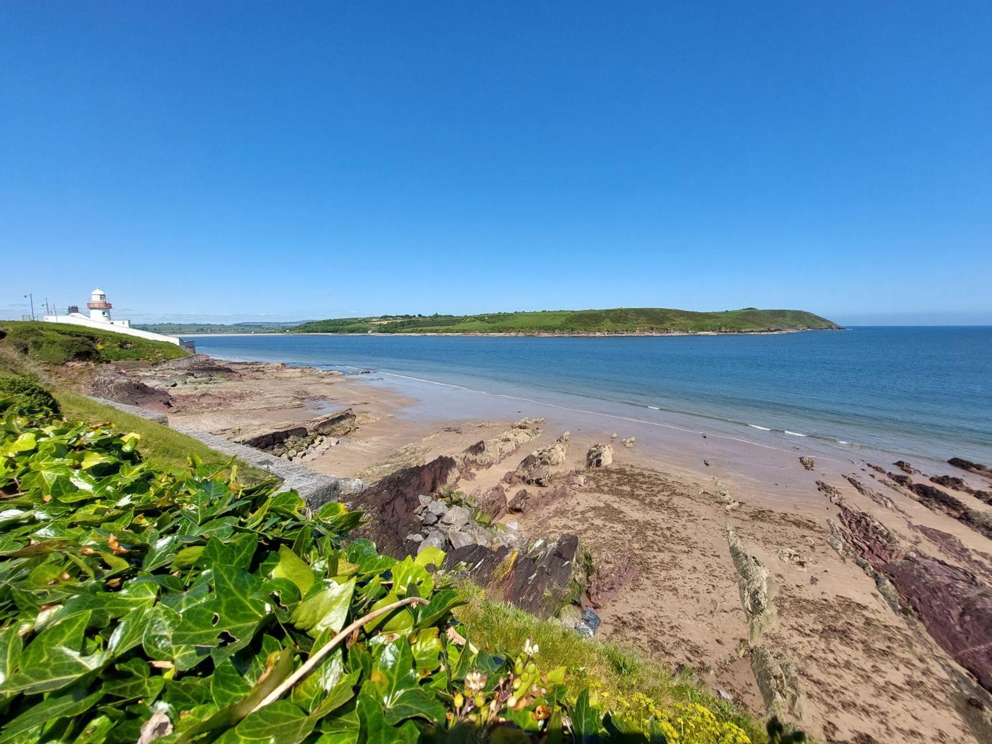 Sea Whispers - My Charming Costal Retreat In Йол Екстер'єр фото