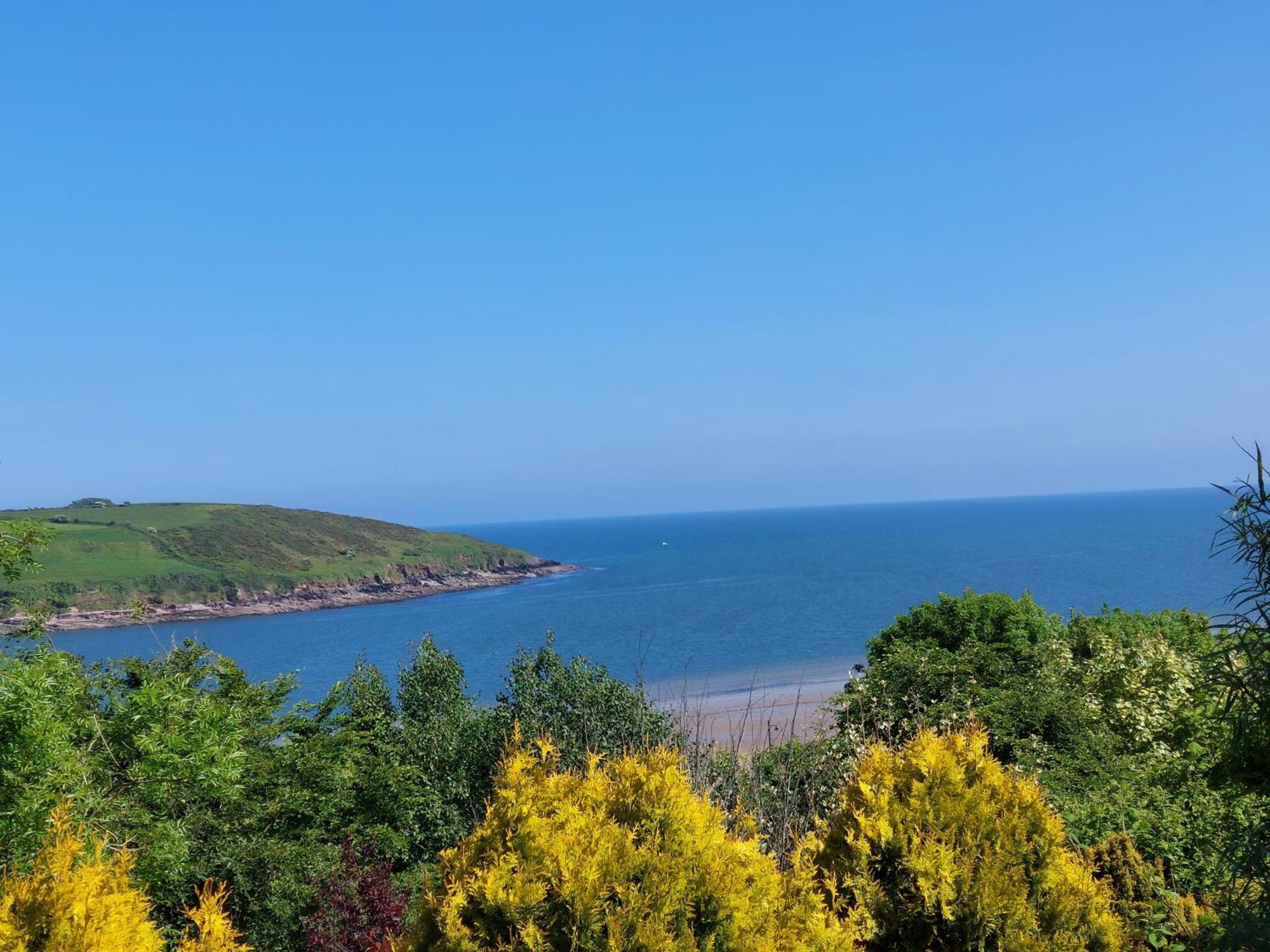Sea Whispers - My Charming Costal Retreat In Йол Екстер'єр фото